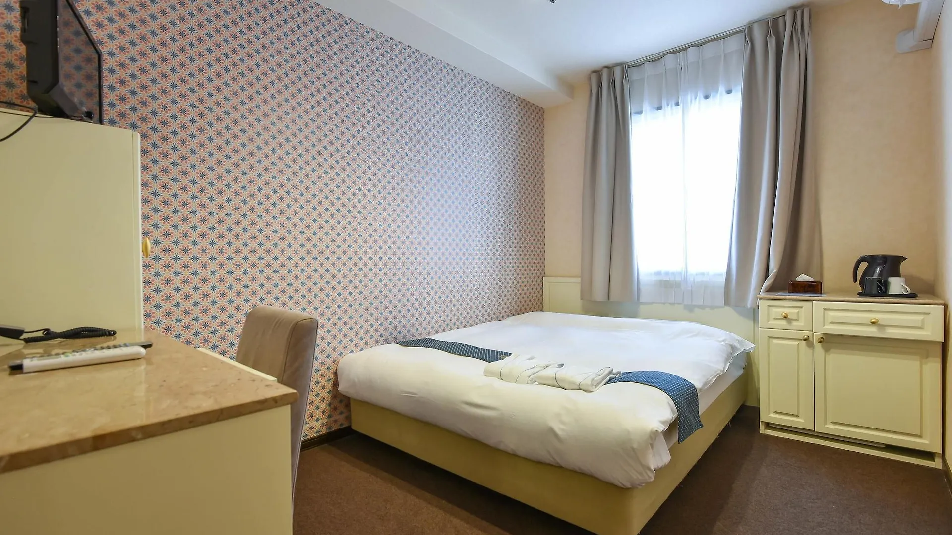 New Osaka Hotel Shinsaibashi 3*,