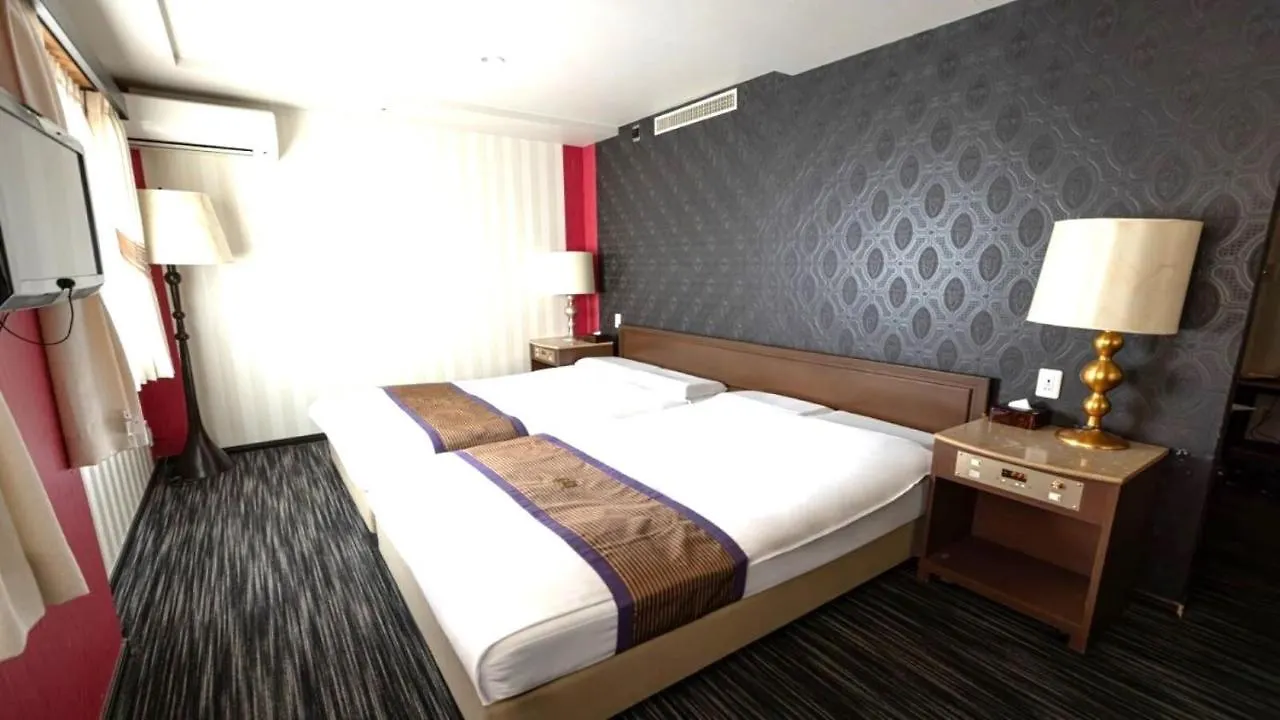 New Osaka Hotel Shinsaibashi 3*,  Japan