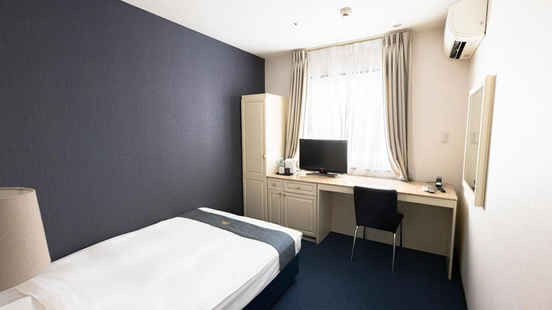 New Osaka Hotel Shinsaibashi